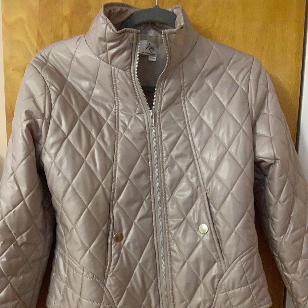 Lightweight cute beige jacket